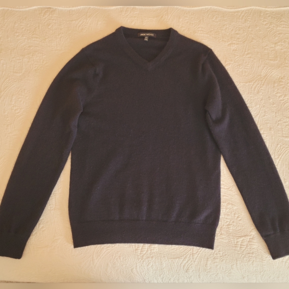 100% Cashmere Men's Navy V-Neck Sweater - Size Small